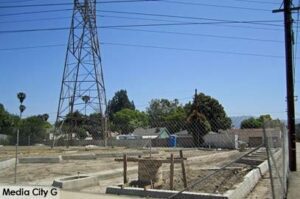 Photo: FLLewis/ Media City G -- Magnolia Park lot between Maple and Kenwood Streets on Magnolia Boulevard in Burbank June 18, 2014