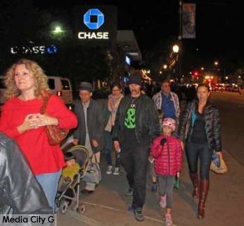 Photo: FLLewis / Media City G -- Crowds on Magnolia Boulevard for Holiday in the Park November 21, 2014