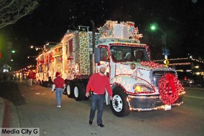 Photo: FLLewis / Media City G -- Christmas Truck on Riverside Drive in Toluca Lake December 5, 2014