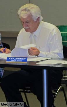 Photo: FLLewis / Media City G -- Burbank traffic engineer Ken Johnson at Traffic Commission meeting December 18, 2014