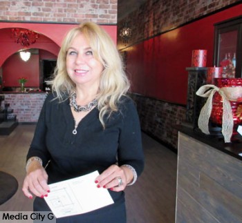 Photo: FLLewis / Media City G -- Stylist and owner Diana Azarian at 1920s Hair and Nail Bar in Burbank March 5, 2015