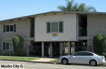 Photo: FLLewis / Media City G -- fuse blew in transformer near 1030 West Olive Avenue Burbank March 9, 2015