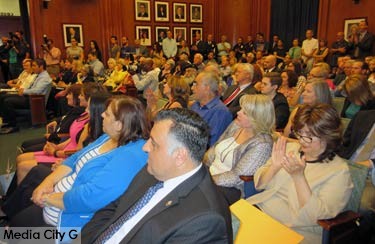 Photo: FLLewis / Media City G -- Standing room only at city council reorganization meeting in Burbank May 1, 2015