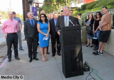 Photo: FLLewis / Media City G -- Los Angeles City Councilman Tom LaBonge hosted the unveiling ceremony for a memorial sign in  honor of Joseph Gatto, state Assemblyman Mike Gatto's father in Silver Slke June 19, 2015