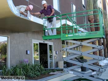 Photo: FLLewis / Media City G -- (on the right) Michael Hayden sculptor at SpringHill Suites in Burbank July 11, 2015