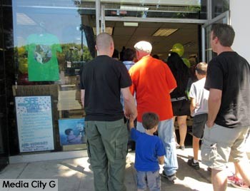 Photo: FLLewis /Media City G -- When the doors opened, a crowd rushed inside the new location of Blast From the Past on West Magnolia Boulevard in Burbank July 25, 2015