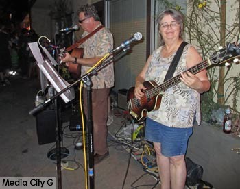 Photo: FLLewis / Media City G -- Two of several musicians who entertained the crowds on Magnolia Boulevard in Burbank August 28, 2015