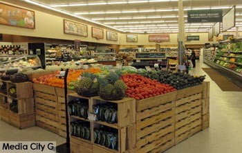 Photo: FLLewis / Media City G -- Produce department of Haggen store in 3800 block of West Verdugo Avenue, Burbank September 25, 2015