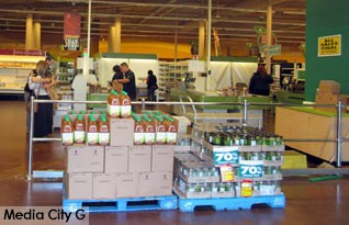 Photo: FLLewis / Media City G -- Inside Fresh & Easy at 1615 West Verdugo Avenue Burbank on closing day November 13, 2015