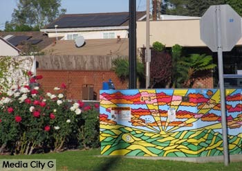 Photo: FLLewis / Media City G -- As part of the Burbank Arts Beautification Program the utility box has been brightly painted in rose garden between Verdugo and Olive Avenues Burbank December 8, 2015