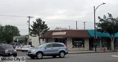 Photo: FLLewis / Media City G -- Magnolia Park intersection of West Magnolia Blvd. and North Lima Street Burbank March 5, 2016
