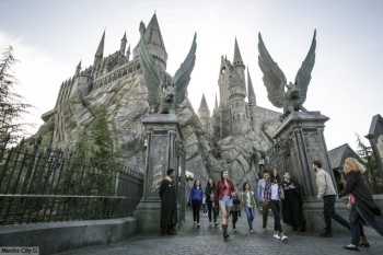 "The Wizarding World of Harry Potter": Officially opens at Universal Studios Hollywood today, April 7, 2016. (PRNewsFoto/Universal Studios Hollywood)