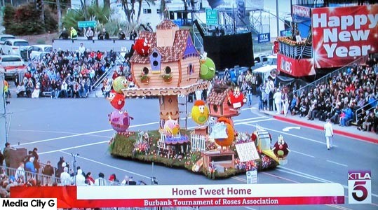 Photo: FLLewis / Media City G -- Burbank's float "Home Tweet Home" participated in the 2017 Tournament of Roses Parade in Pasadena January 2, 2017 
