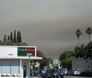 Photo: FLLewis / Media City G -- Wildfire haze over Burbank from West Olive Avenue near Victory Blvd. September 2, 2017
