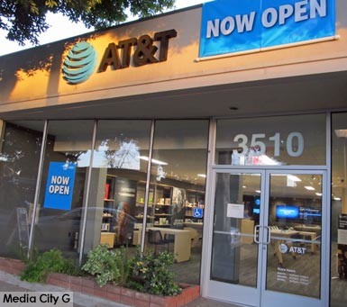 Photo: FLLewis / Media City G -- AT&T opens retail outlet at 3520 West Magnolia Blvd. Burbank April 17, 2019