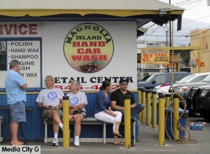 Photo: FLLewis / Media City G -- Customers waiting for their washed vehicles at Magnolia Car Wash & Detail Center in Burbank September 20, 2014